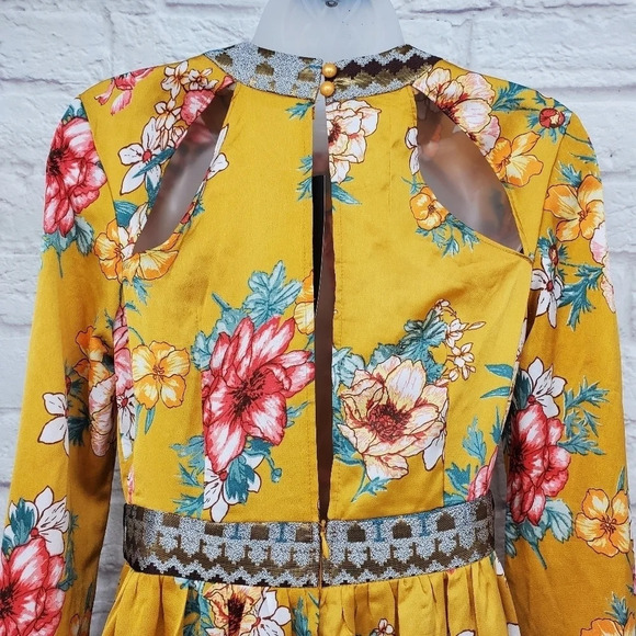 NASTY GAL Flower of Goodbye Maxi Floral Dress - Picture 4 of 16